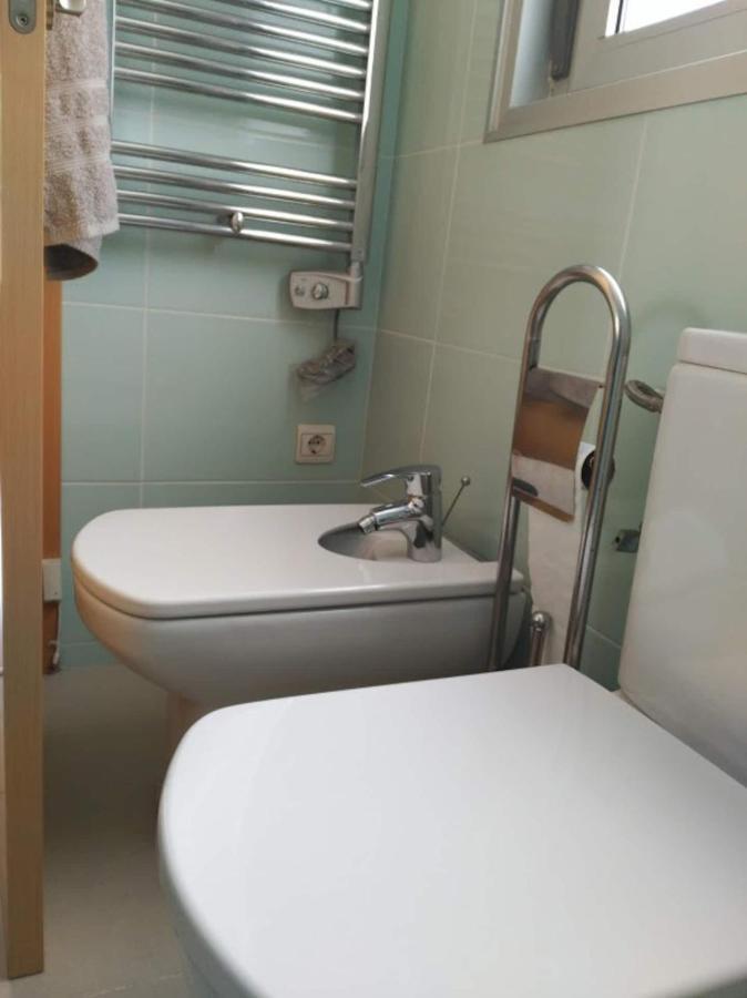 Stylish Flat, 2 Bathrooms And Swimming Pool, Next To The Beach! Sant Adrià de Besòs Exteriör bild